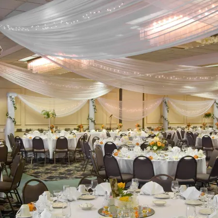Holiday Inn Express & Suites ST. PAUL NE (VADNAIS HEIGHTS) by IHG
