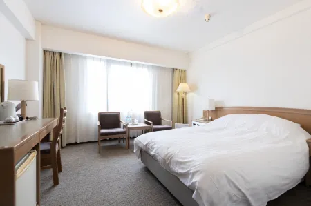 Miyoshi Grand Hotel Отели рядом со станцией JR Miyoshi station