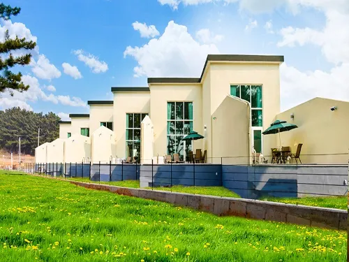 Darwin House Отели в г. Порён