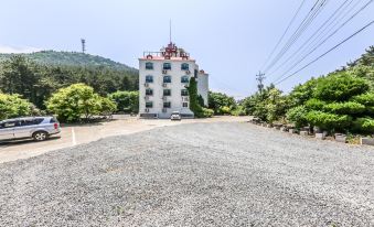 깨끗해 보이는 숙소 사진