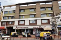 Hotel Ayodhya 아다르쉬 칼리지 가든 주변 호텔