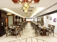 Hotel Saffron Leaf Hotels in Деградун