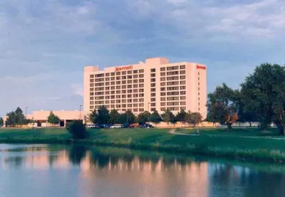 Wichita Marriott Hotel in zona The Keeper of the Plains