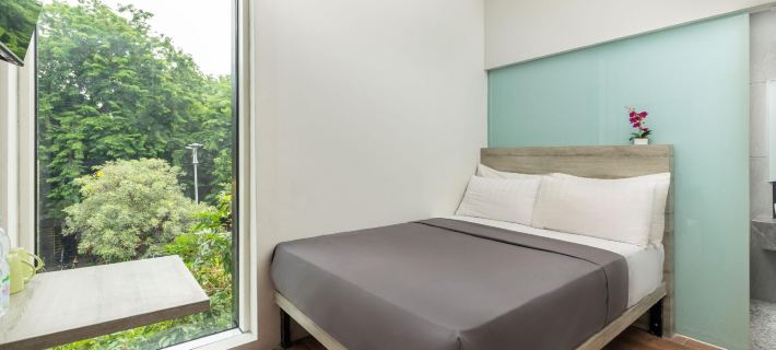 Lively Hotel City Center Surabaya Hotéis em Genteng