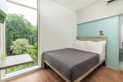 Lively Hotel City Center Surabaya Hotel in zona Ext Stasiun Trem Karang Pilang