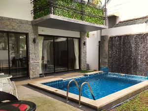 Exquisite 3Br Private Pool Villa: Prime Location