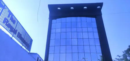 The Royal Bhumesh Отели рядом с достопримечательностью «Shree Mata Vaishno Devi»