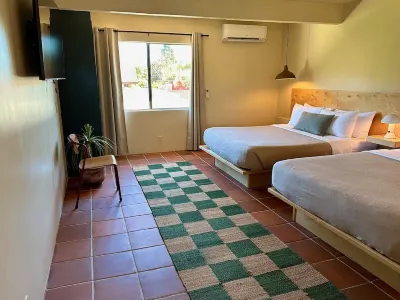 Hummingbird Inn Hotels near Krishnamurti Center