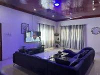 The Retreat Emerald Apartments Close to the Beach Brusubi roundabout/ turntable 주변 호텔