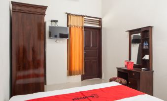 RedDoorz Near Banyuwangi Baru Station