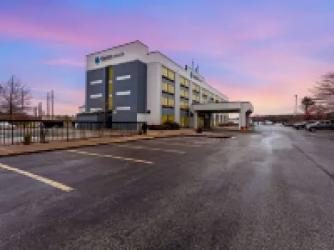 Clarion Pointe Near Erie Casino Hotels in Summit Township