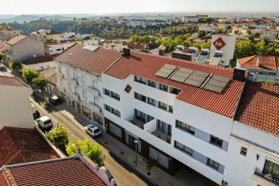 N1 Hostel Apartments and Suites Hotéis em Santarem