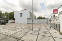 RedDoorz Near Tugu Coklat Pesawaran Lampung Hotel a Gading Rejo