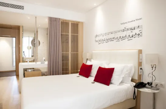 Hotel da Música Отели рядом с достопримечательностью «Synagogue Kadoorie - Mekor Haim»