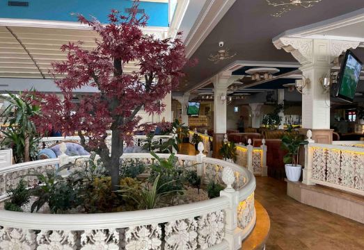 Yalı Beach Houses의 평화로운 해변 풍경