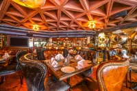 Hotel the Royal Plaza - Bares