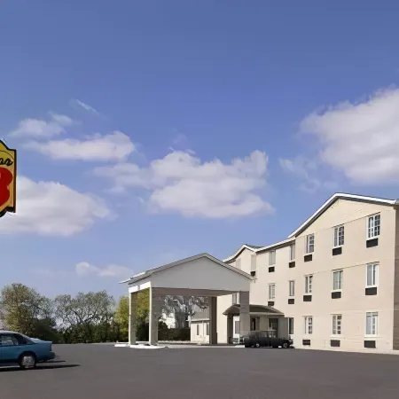 Super 8 by Wyndham Bowling Green North