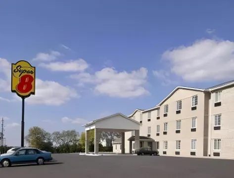 Super 8 by Wyndham Bowling Green North