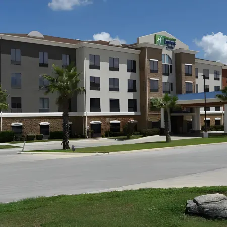 Holiday Inn Express & Suites SEGUIN by IHG