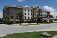 Holiday Inn Express & Suites Seguin Hotels in Geronimo