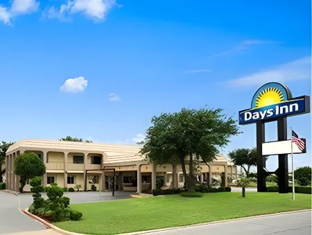 Days Inn by Wyndham Dallas Irving