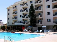 Livas Hotel Apartments - en bord de mer