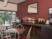 avid hotel STAUNTON by IHG - Breakfast