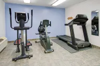 Super 8 by Wyndham Fort Collins - Gym