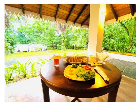 Ceylon Kingsmen Garden Hotel - Katunayake
