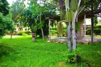 JoysVilla Family Holiday Home Hotels near Gede Ruins