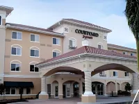 Courtyard Fort Myers at I-75 and Gulf Coast Town Center - Airport Shuttle