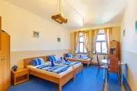 Hrad Vildstejn Hotels in Франтішкові-Лазне