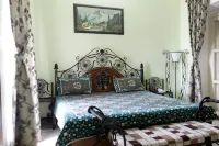Cossimbazar Palace of the Roys ( Rajbari) Hotels in Murshidabad