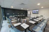 ibis Styles Aix-en-Provence Université - Airport Shuttle