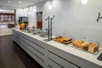 SpringHill Suites Orlando Convention Center/International Drive Area - breakfast
