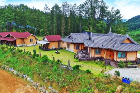 Yanggu Korean Peninsula Hwangto Pension