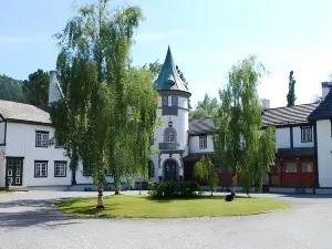 Bårdshaug Herregård