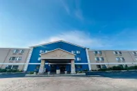AmericInn by Wyndham Glendale/Milwaukee Hotels in Glendale