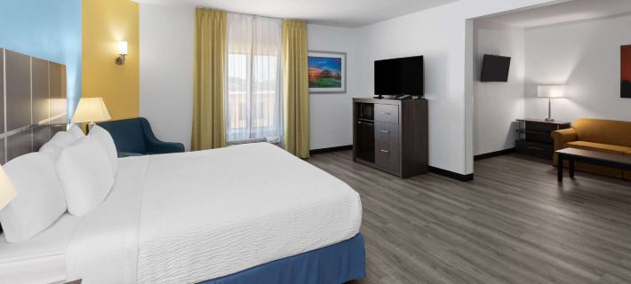 Days Inn & Suites by Wyndham Lubbock Medical Center Hotels in Lubbock