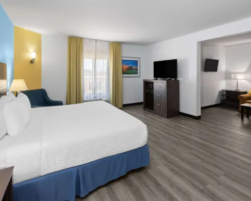 Days Inn & Suites by Wyndham Lubbock Medical Center Hotel di Lubbock