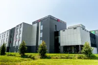 Candlewood Suites TROIS-RIVIÈRES OUEST by IHG - موقف سيارات
