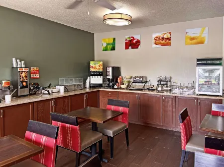 Quality Inn & Suites Отели в г. Ашваюбенон