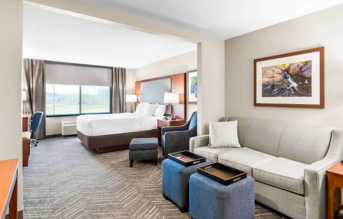 Comfort Inn & Suites Mountain Iron and Virginia