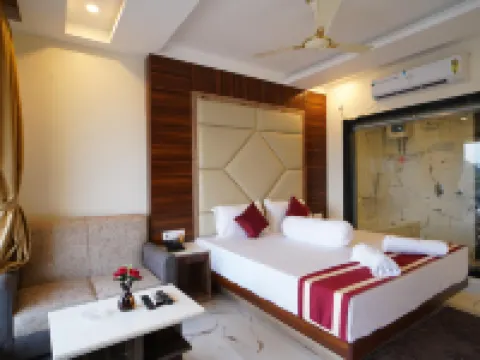 รีสอร์ทและสปา Lipi โรงแรมในมณฑรมุณี