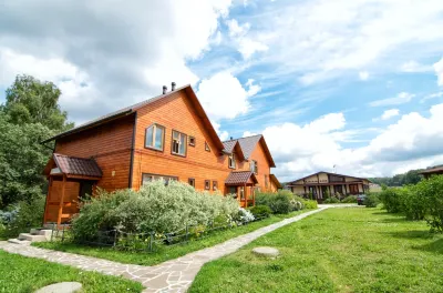 Tsentr Konnogo Otdyiha Karavan Hotels near Yuzhny Borovninskiy Lighthouse