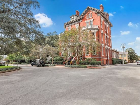 The Palm House-Downtown Private Patio Luxury Home