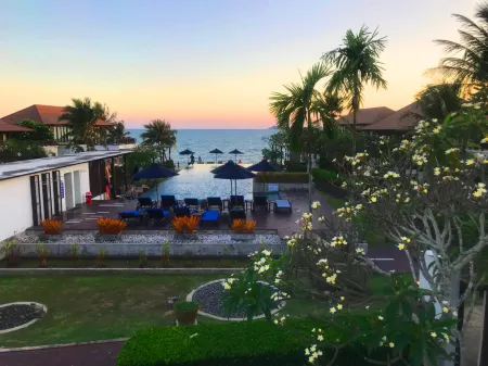 The Oriental Beach Pool Villa and Village