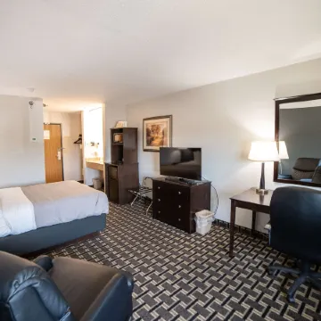 Quality Inn & Suites Watertown Near Prairie Lakes Ice Arena