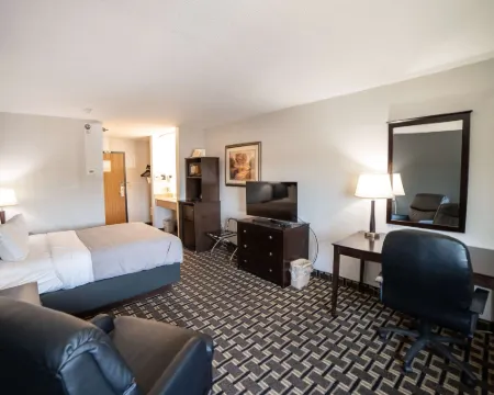 Quality Inn & Suites Watertown Near Prairie Lakes Ice Arena Hotels in Codington County