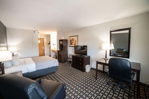 Quality Inn & Suites Watertown Near Prairie Lakes Ice Arena